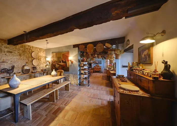 Il Castello Di فندق مبيت وإفطار