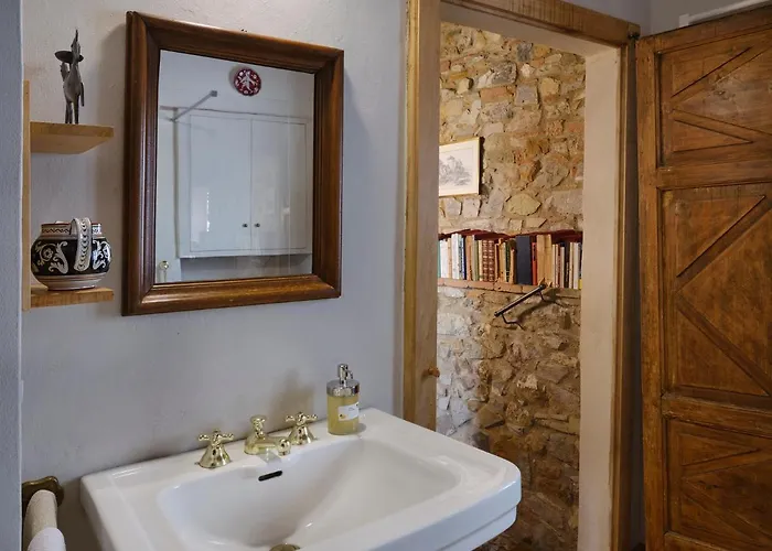 فندق مبيت وإفطار Il Castello Di Tassara