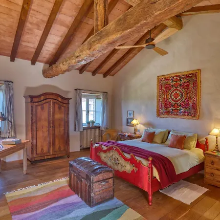 Il Castello Di Tassara