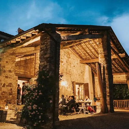 Il Castello Di Oda ve Kahvaltı Tassara