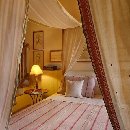 Il Castello Di Bed & Breakfast Tassara