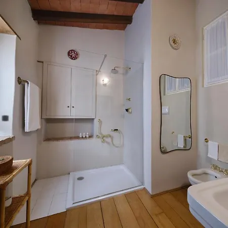 Il Castello Di Tassara