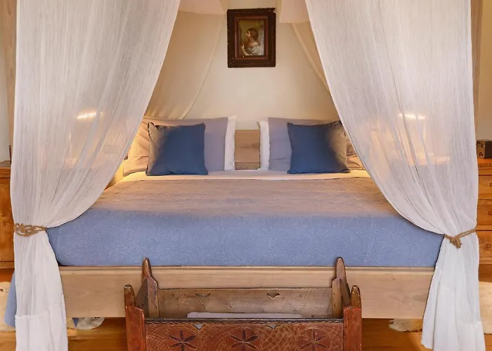 לינה וארוחת בוקר Il Castello Di Tassara