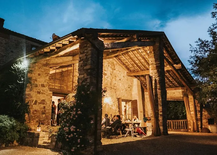 Il Castello Di Oda ve Kahvaltı Tassara