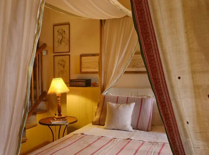 Il Castello Di Oda ve Kahvaltı Tassara