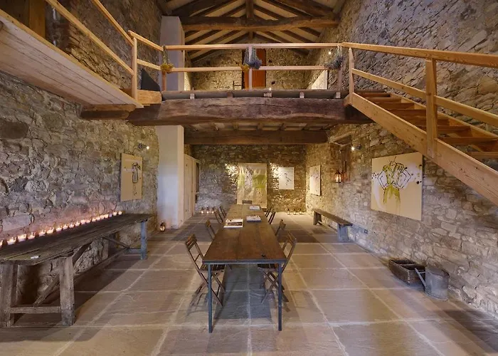 Il Castello Di לינה וארוחת בוקר Tassara