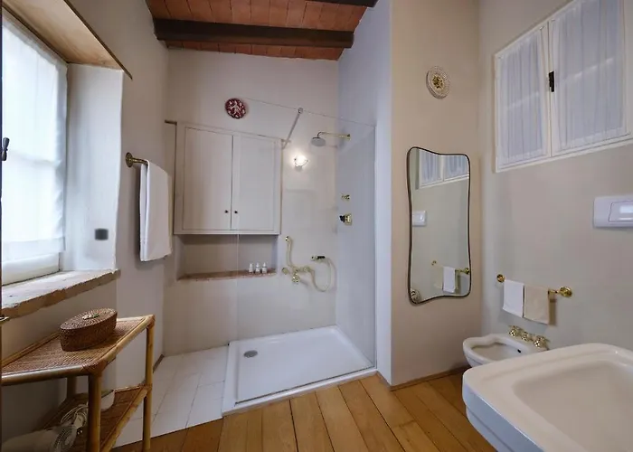 Il Castello Di Tassara